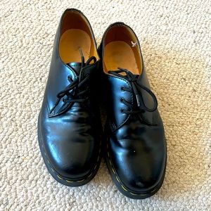 Dr. Marten Women size 9 (US) oxfords